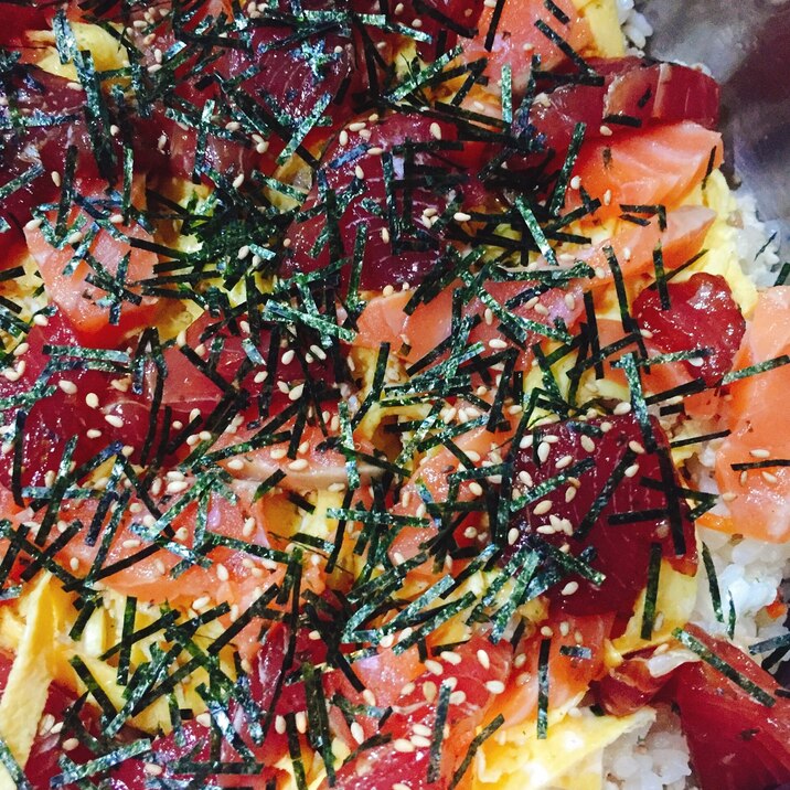 ちらし寿司の素で漬けマグロとサーモンのせ寿司 レシピ 作り方 By およねこ45 楽天レシピ